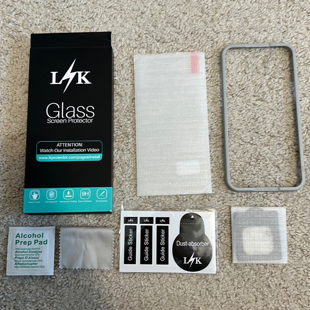 iPhone 12Pro Max screen protector application kit plus case